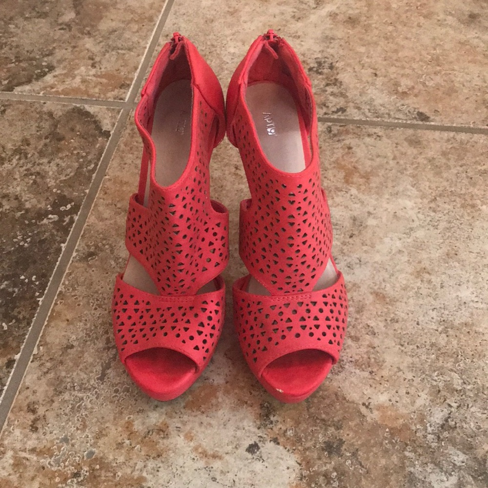 Women’s high heeled shoes